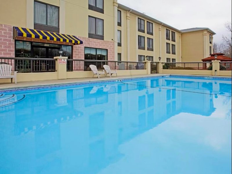 Holiday Inn Express & Suites Charlotte Arpt-Belmont by IHGの写真