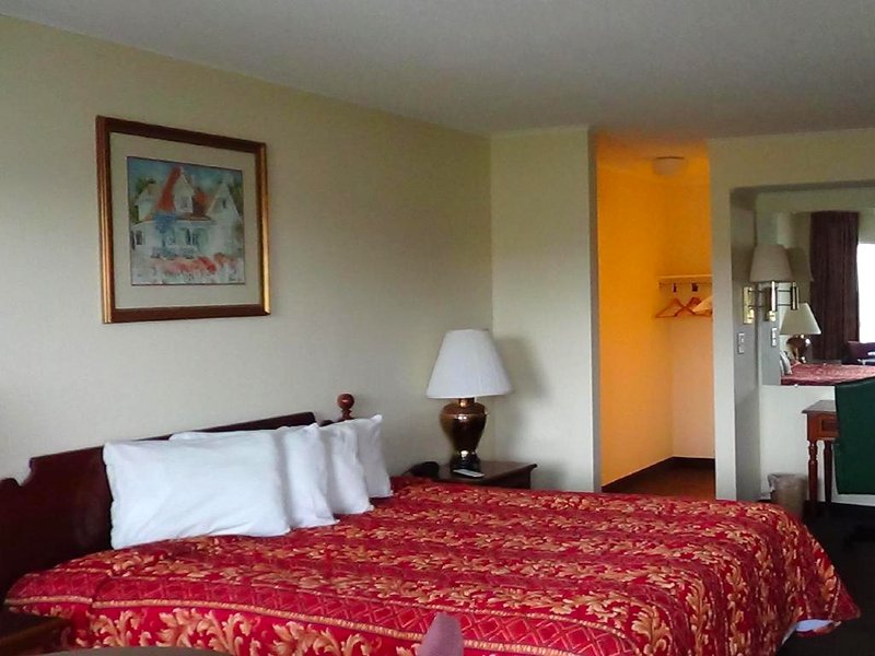 インターステート イン ジョンソン シティ (Interstate Inn Johnson City)の写真