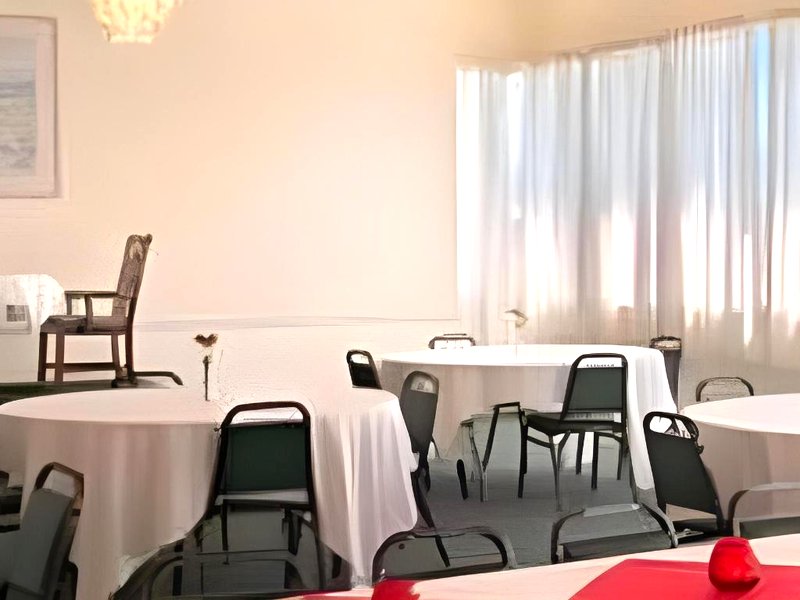 インターステート イン ジョンソン シティ (Interstate Inn Johnson City)の写真