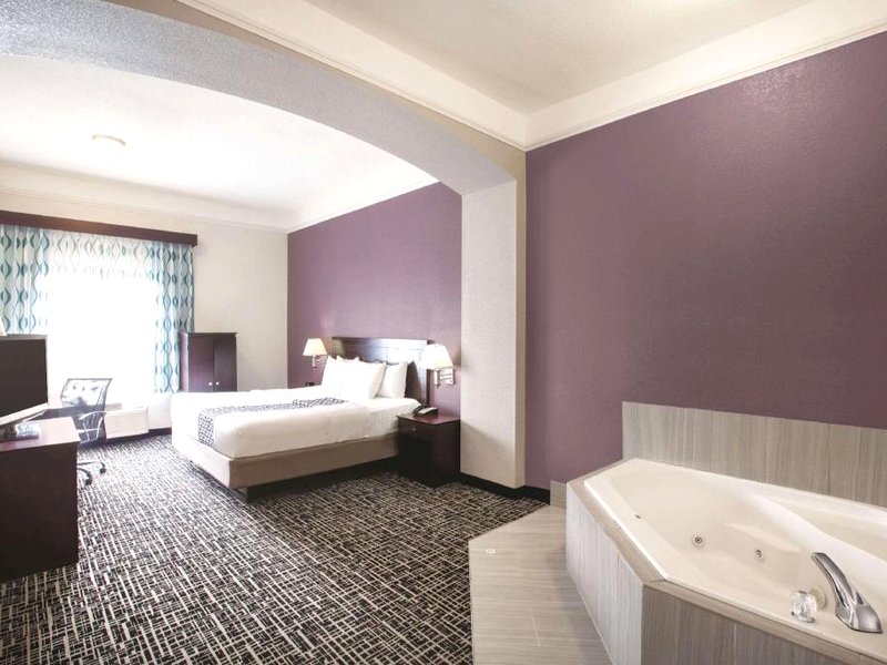 ラ キンタ イン&スイーツ バイ ウィンダム マンスフィールド TX (La Quinta Inn & Suites by Wyndham Mansfield TX)の写真