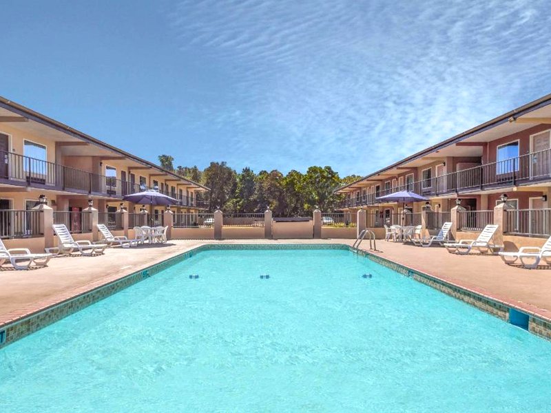 デイズ イン バイ ウィンダム ラヴォニア (Days Inn by Wyndham Lavonia)の写真