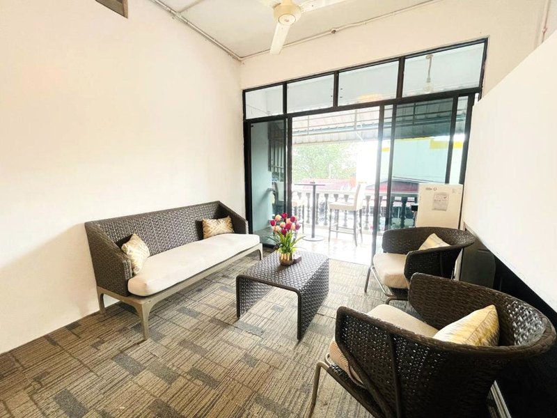 Hotel and Homestay Four Friends Tanah Merahの写真