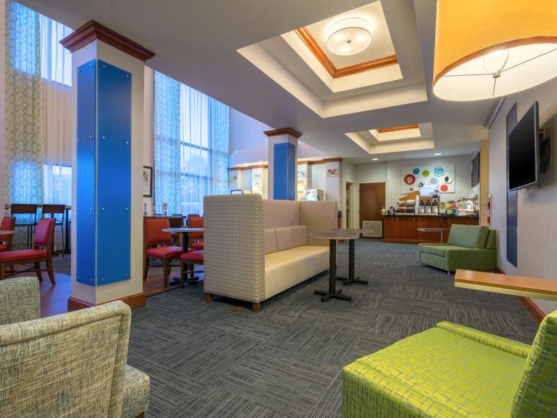 ホリデイ イン エクスプレス アンド スイーツ クエーカータウン - オールタウン エリア バイ IHG (Holiday Inn Express and Suites Quakertown - Allentown Area By IHG)の写真