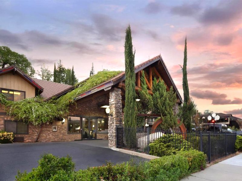 ベストウェスタン プラス ヨセミテ ゲートウェイ イン (Best Western Plus Yosemite Gateway Inn)の写真
