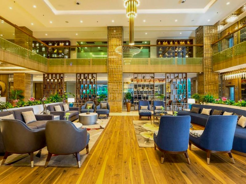 エクスプレス イン ザ ビジネス ラグジュアリー ホテル (Express Inn The Business Luxury Hotel)の写真