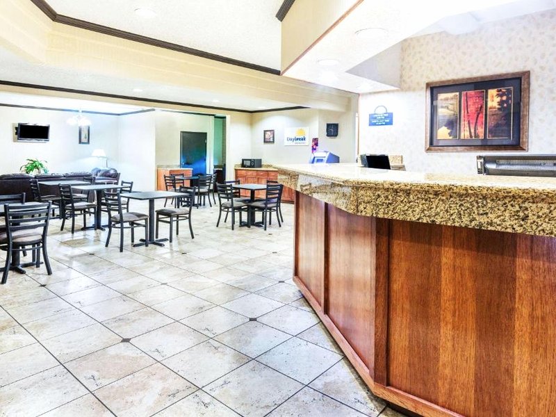 デイズ イン&スイーツ バイ ウィンダム バンクーバー (Days Inn & Suites by Wyndham Vancouver)の写真