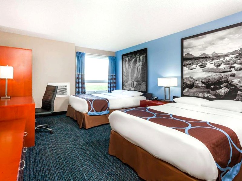 スーパー 8 バイ ウィンダム シャーウッドパーク エドモントン エリア (Super 8 By Wyndham Sherwood Park/Edmonton Area)の写真