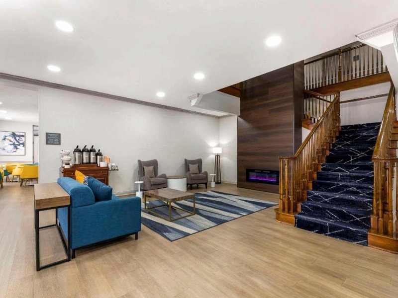 Comfort Inn & Suites Cuyahoga Falls - Akronの写真