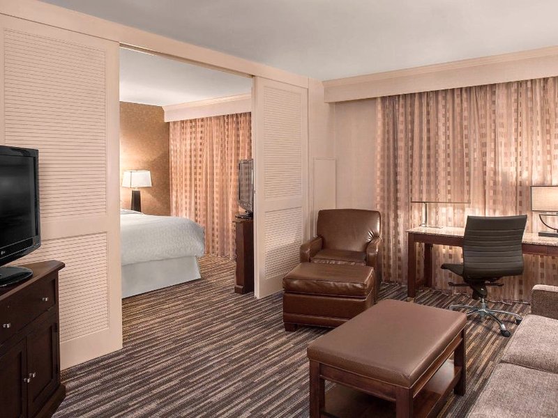 シェラトン スイーツ アクロン カヤホガ フォールズ (Sheraton Suites Akron Cuyahoga Falls)の写真