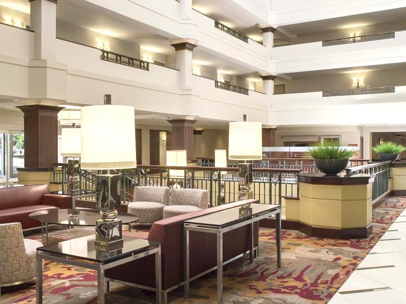 シェラトン スイーツ アクロン カヤホガ フォールズ (Sheraton Suites Akron Cuyahoga Falls)の写真