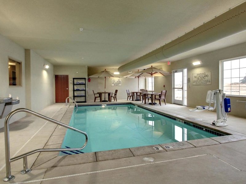 Cobblestone Hotel & Suites - Broken Bowの写真