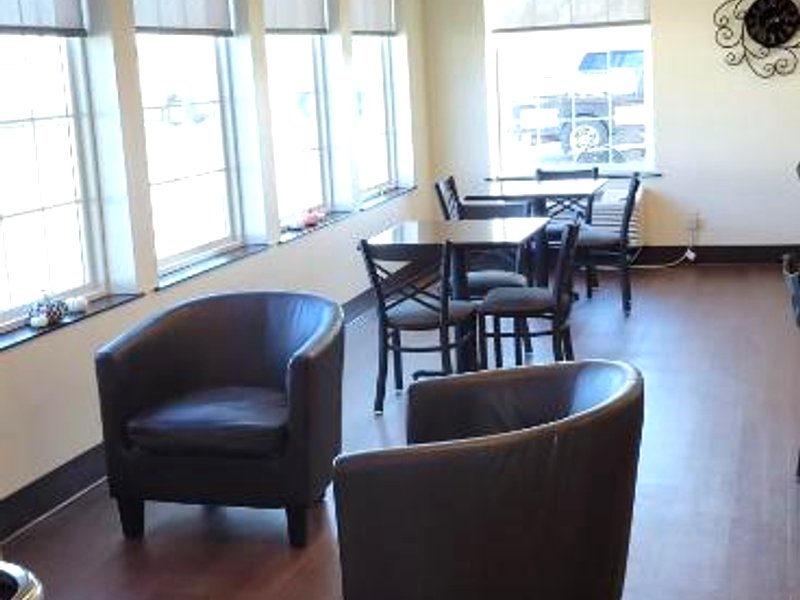 Boarders Inn & Suites by Cobblestone Hotels - Broken Bowの写真