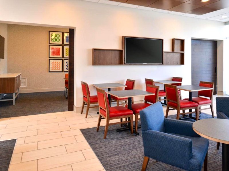 Holiday Inn Express & Suites Southgate - Detroit Area By IHGの写真