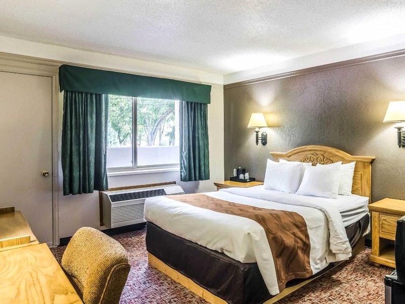 クオリティ イン (Quality Inn)の写真