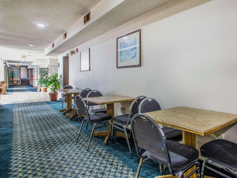 ロードウェイ イン (Rodeway Inn)の写真