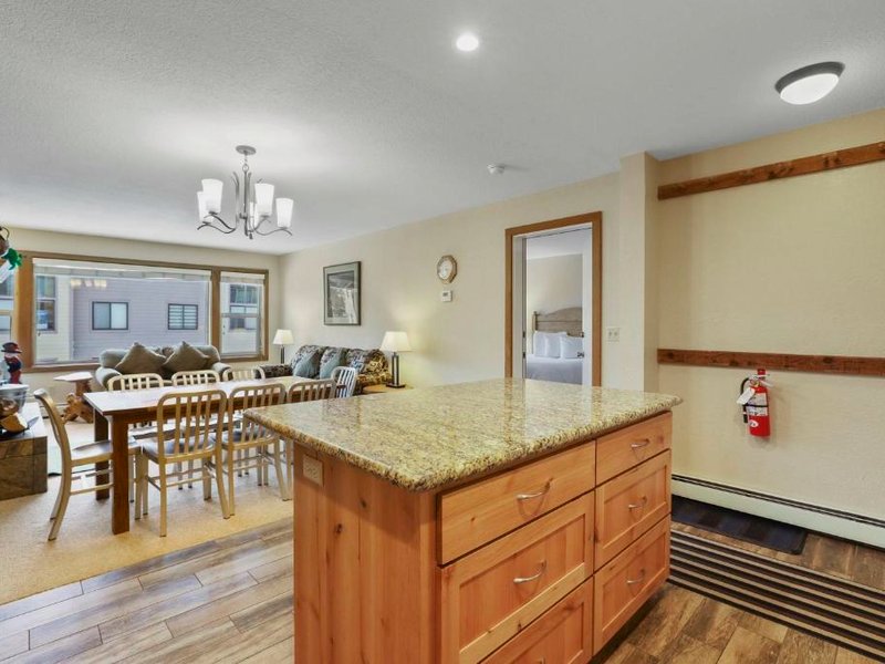 2 Bedroom Kirkwood Condo – Across the Street from Village condoの写真