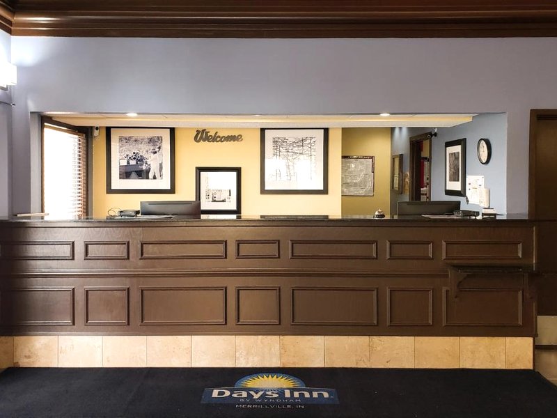 Days Inn & Suites by Wyndham Merrillvilleの写真
