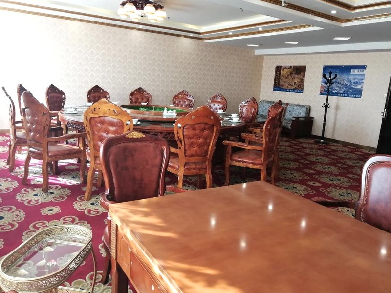 Gonghe Yulong Hotelの写真