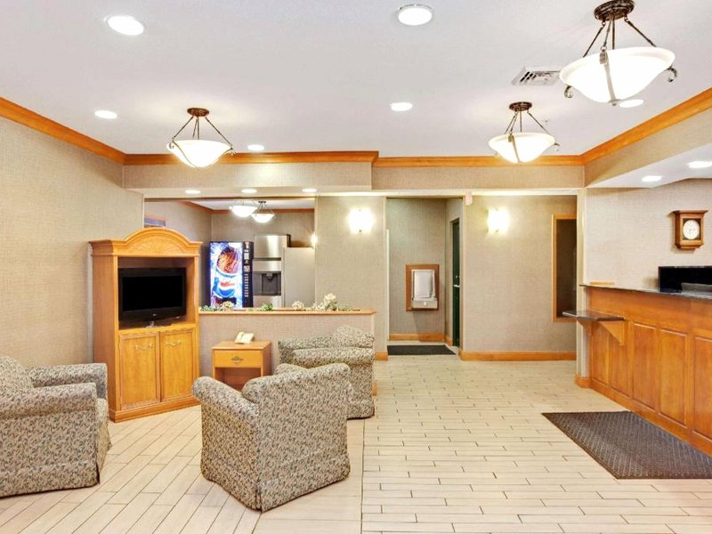 スーパー 8 バイ ウインダム サウス ベンド (Super 8 By Wyndham South Bend)の写真