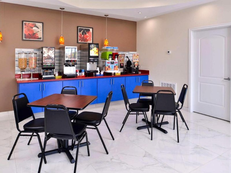 アメリカズ ベスト バリュー イン&スイーツ スプリング ヒューストン N (Americas Best Value Inn & Suites Spring Houston N)の写真