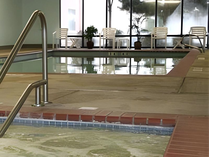 エバーグリーン イン＆スイーツ (Evergreen Inn & Suites)の写真