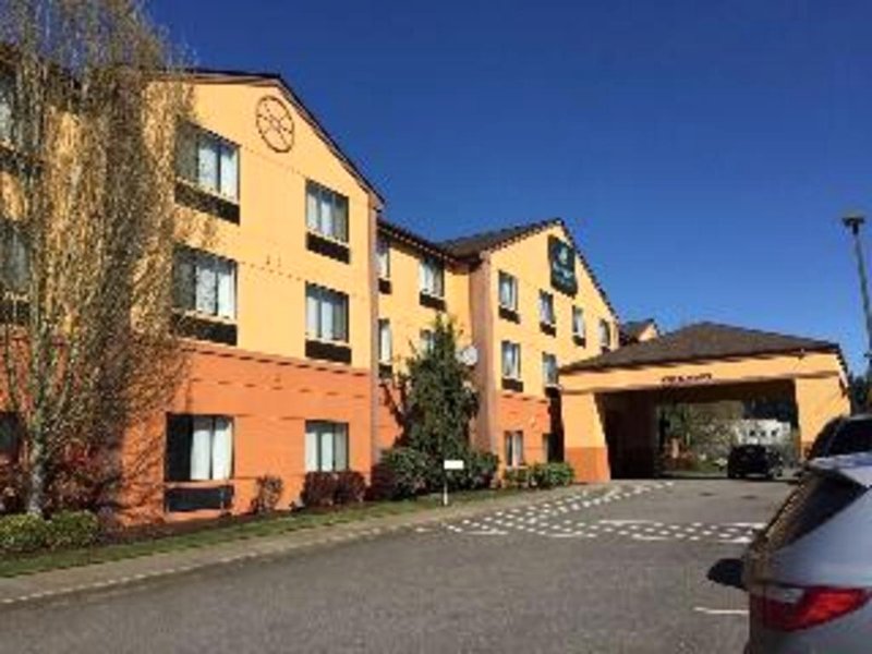 Evergreen Inn & Suites, Monroeの写真
