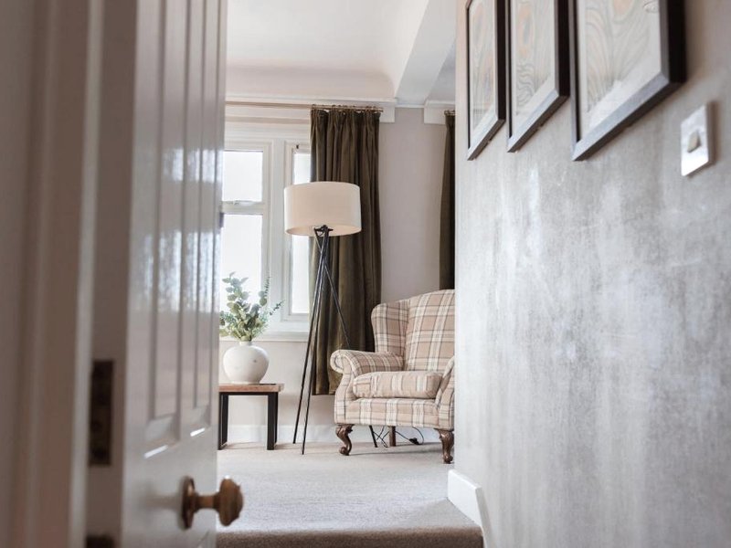#4 - King Room at The Raven Aparthotel by PureStayの写真