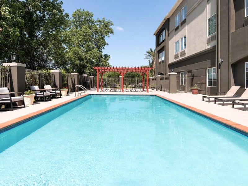 ラ キンタ イン&スイーツ バイ ウィンダム ブルックシャイア (La Quinta Inn & Suites by Wyndham Brookshire)の写真