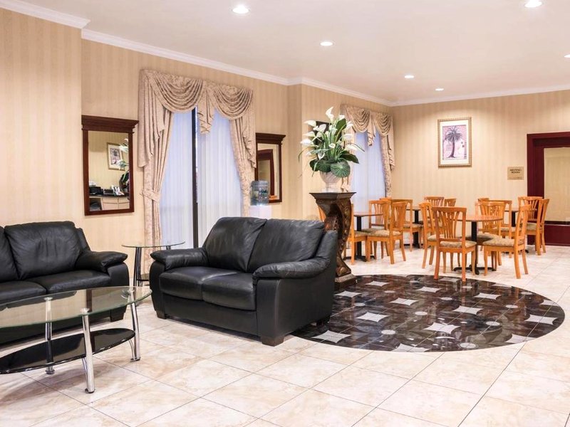 スーパー 8 バイ ウインダム ブルックシャイアー TX (Super 8 By Wyndham Brookshire Tx)の写真