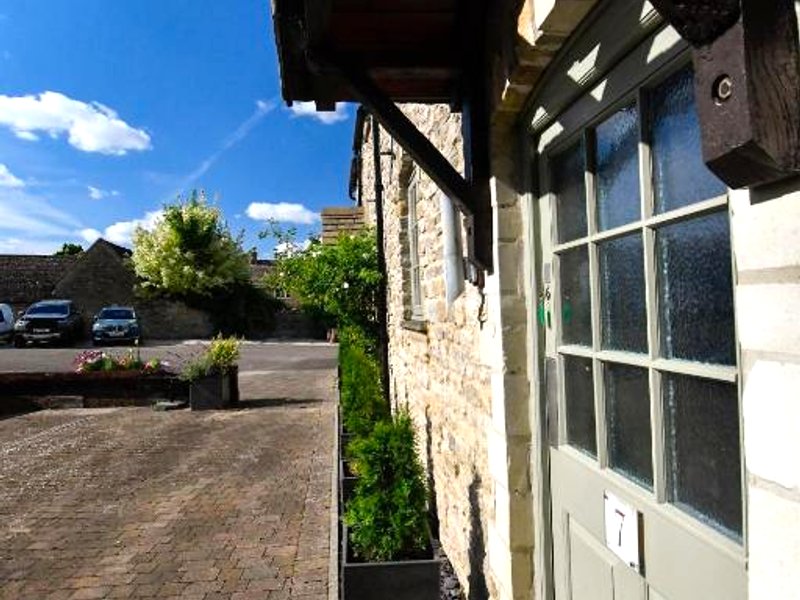 The Dashwood Hotel by Azizの写真