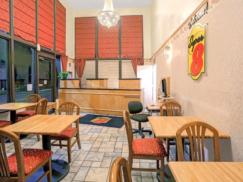 Super 8 By Wyndham Yrekaの写真