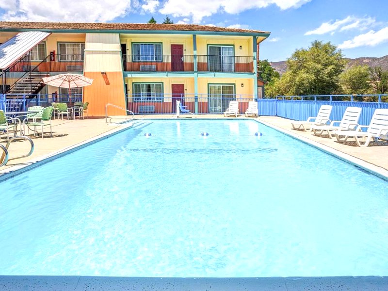 Super 8 By Wyndham Yrekaの写真