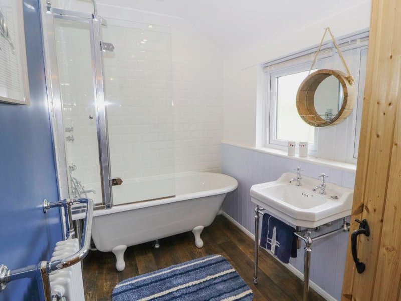 32 Friar Rowの写真