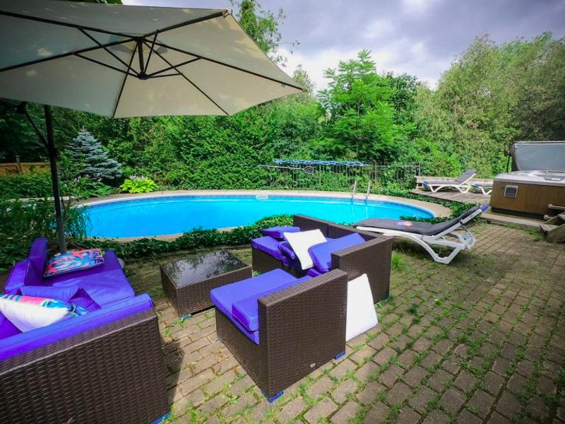 Riverside Retreat with Sauna & Hot Tub in Eloraの写真