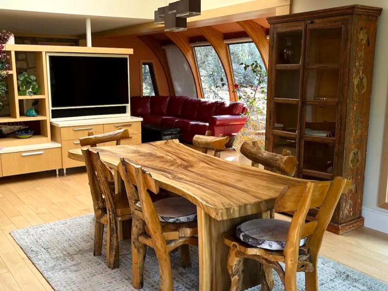 Riverside Retreat with Sauna & Hot Tub in Eloraの写真