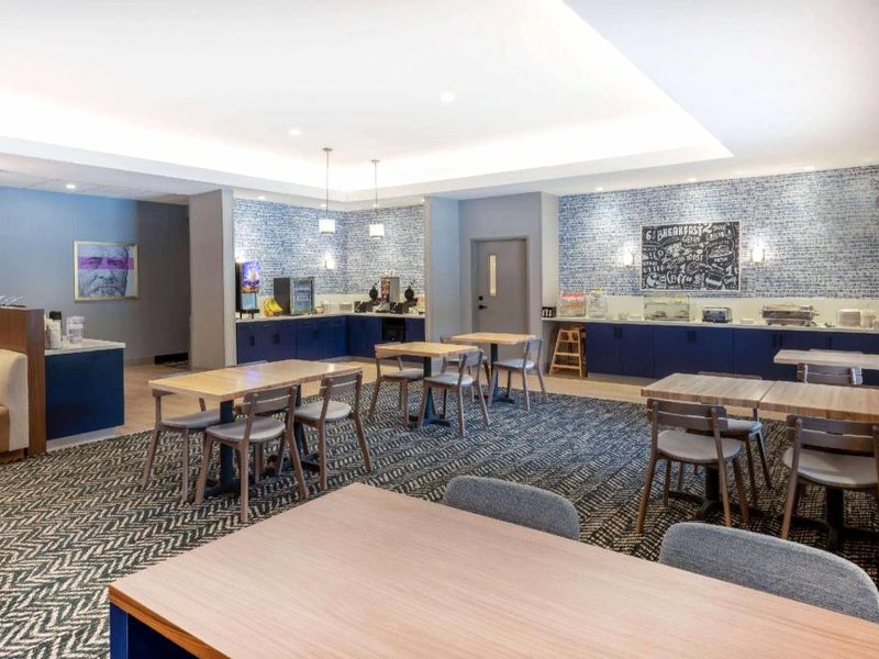 AmericInn by Wyndham Mountain Homeの写真