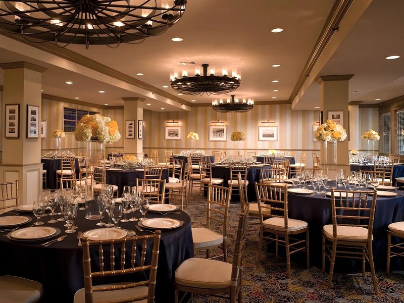 Newport Beach Hotel and  Suitesの写真