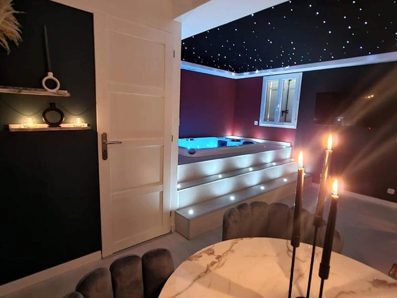 Suite cristal LovingSpa avec jacuzzi privatifの写真