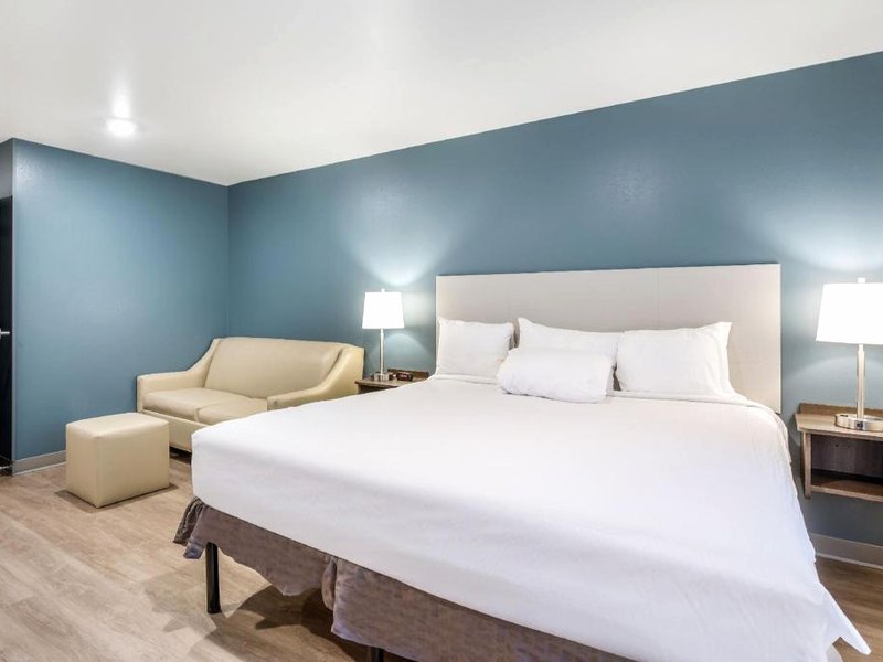 WoodSpring Suites Libertyville - Chicagoの写真