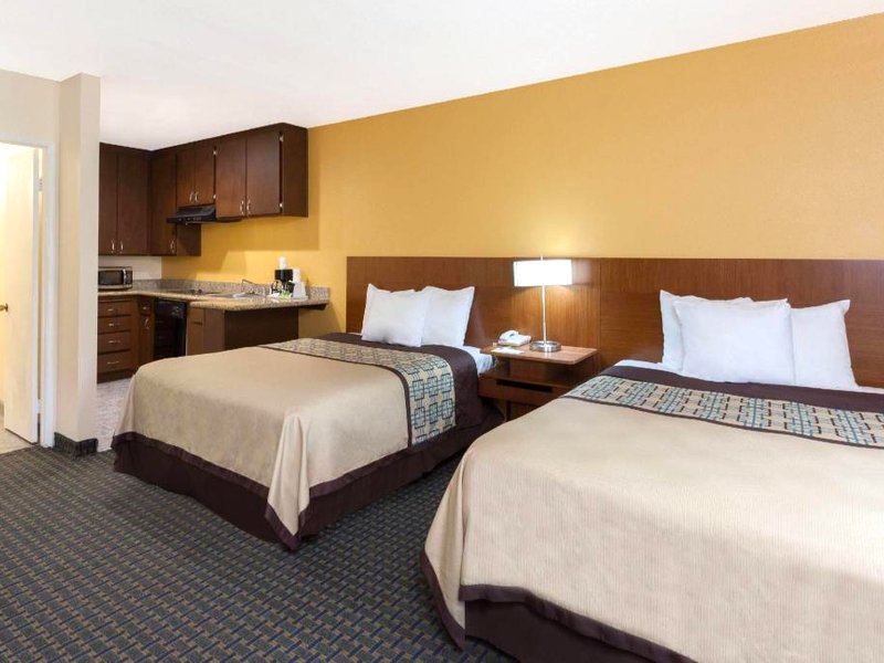 デイズ イン バイ ウィンダム ミッション バレー/SDSU (Days Inn by Wyndham Mission Valley/SDSU)の写真