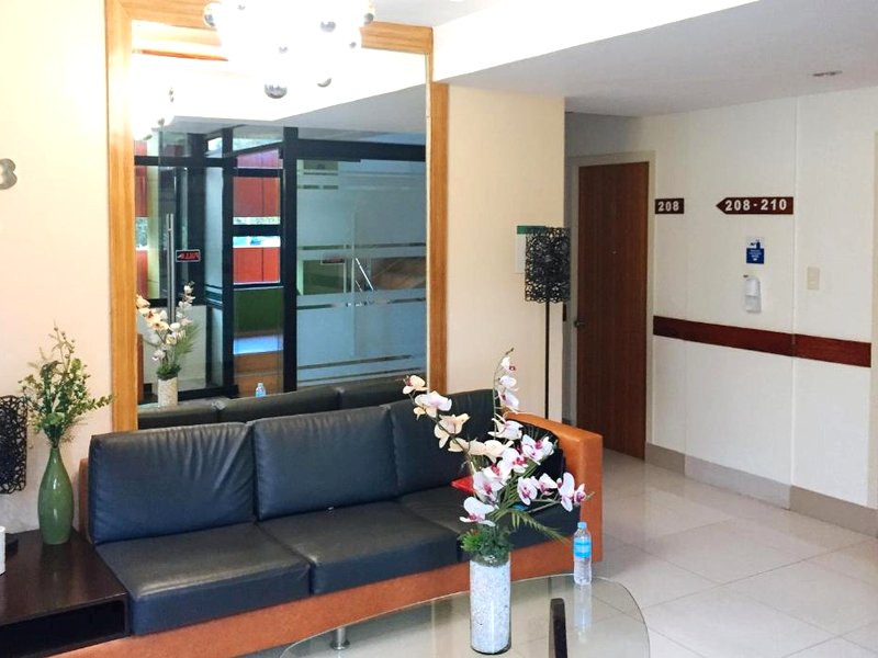 レッドドアーズ プラス @ ABC ランドマーク ホテル (RedDoorz Plus @ ABC Landmark Hotel)の写真