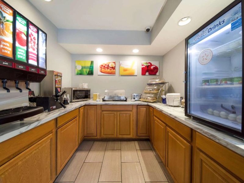 クオリティ イン (Quality Inn)の写真