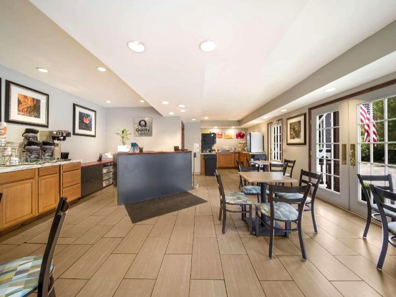 クオリティ イン (Quality Inn)の写真