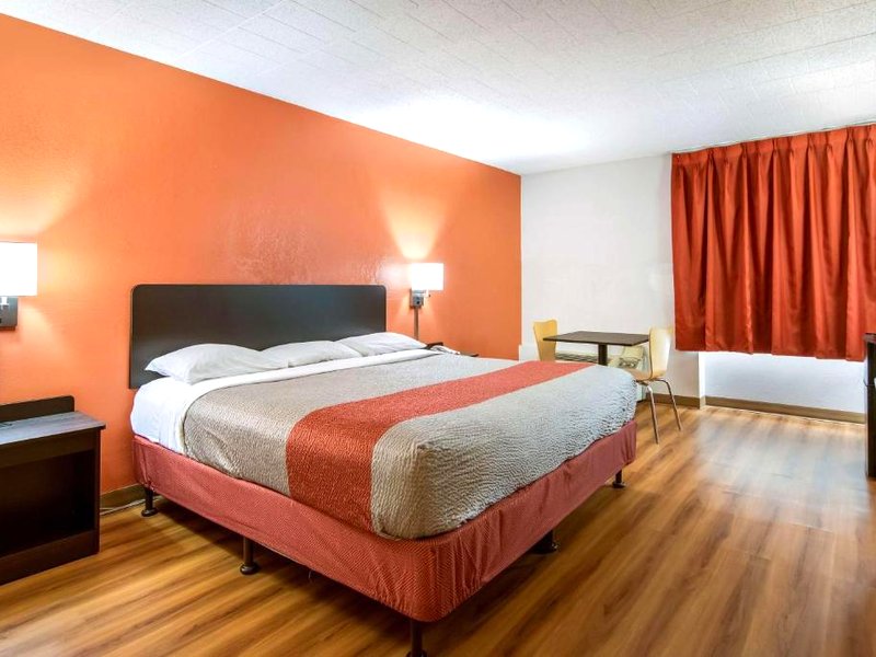 Motel 6 New Stanton, PAの写真