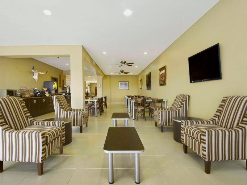 マイクロテル イン&スイーツ バイ ウインダム ビューダ オースチン サウス (Microtel Inn & Suites by Wyndham Buda Austin South)の写真