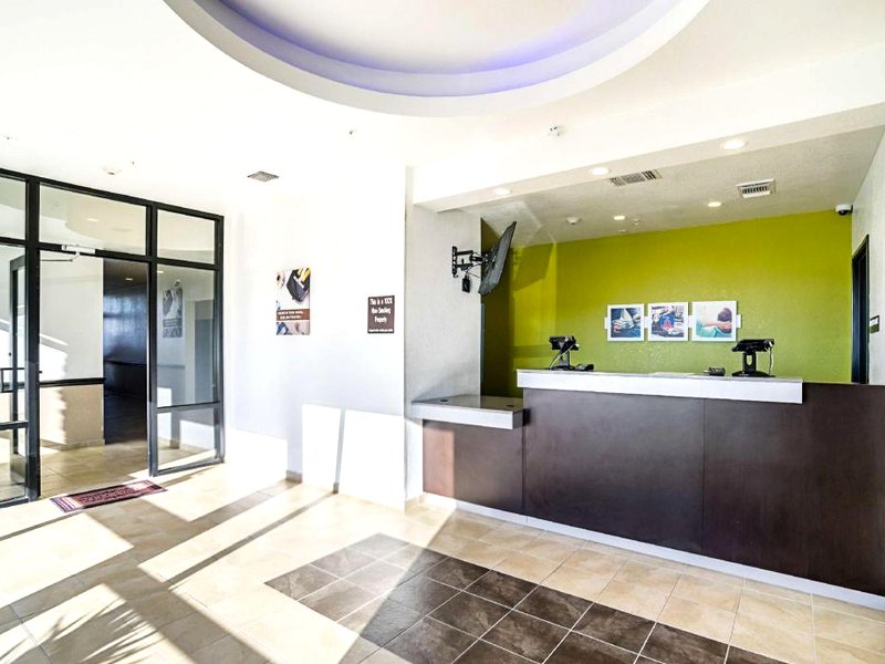 Studio 6 Buda, TXの写真