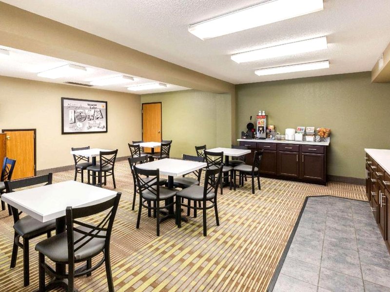 スーパー 8 バイ ウインダム ストーム レイク (Super 8 By Wyndham Storm Lake)の写真