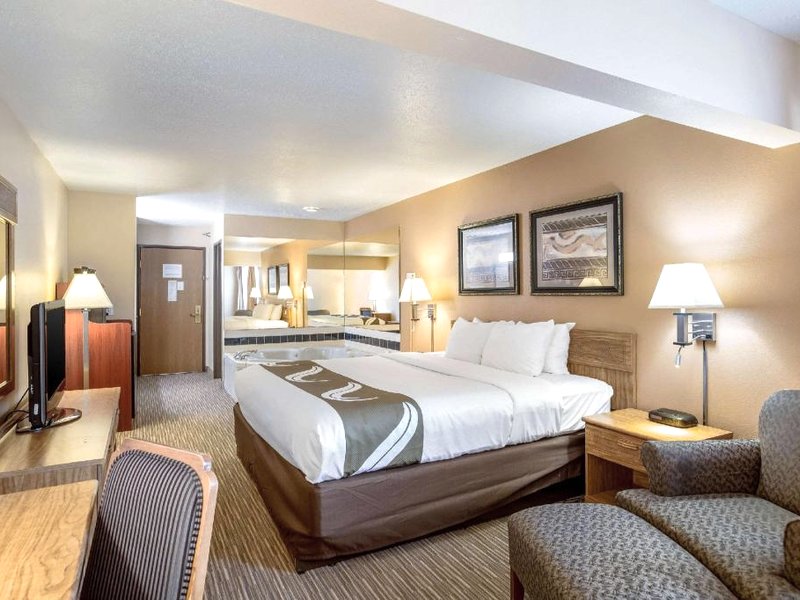 Quality Inn - Storm Lakeの写真