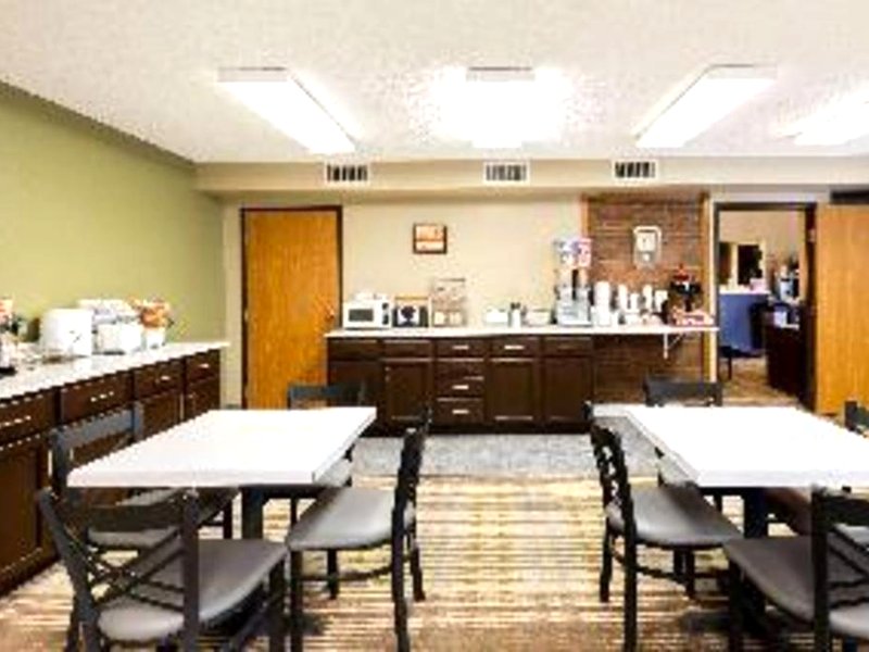 Super 8 Storm Lakeの写真