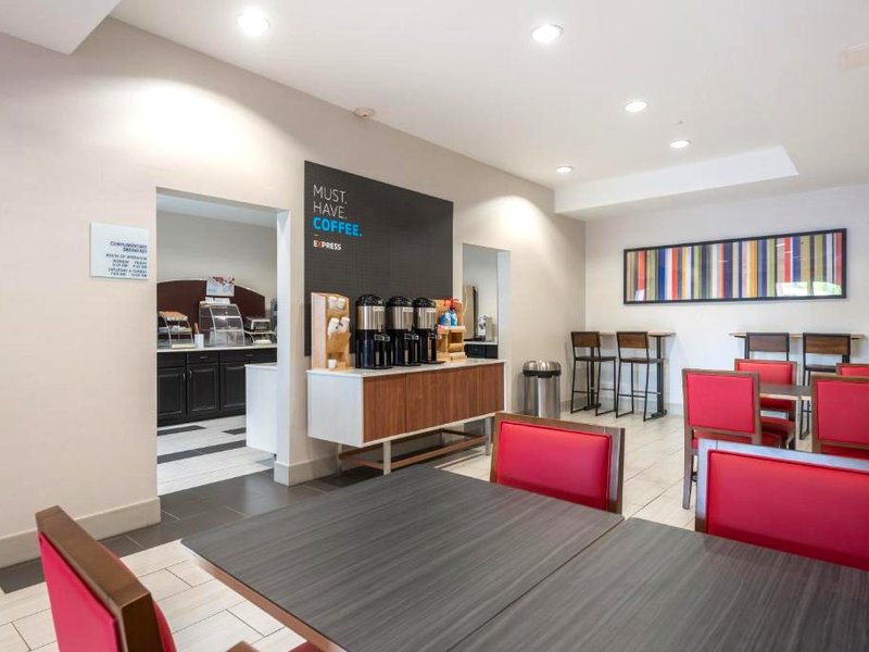 Holiday Inn Express Hotel & Suites Lagrange I-85 By IHGの写真